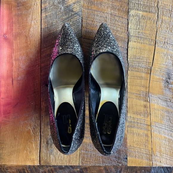 Size 9. Sequence heels. - Picture 3 of 9